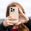 Cubenest Funda para iPhone 16 Pro MagPro Strong Guard dorado
