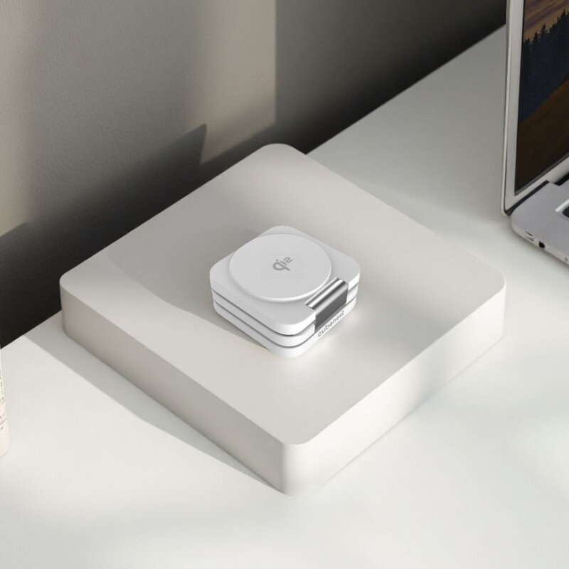 Cubenest Qi2 El cargador plegable inalámbrico magnético 3 en 1 EQ310 blanco