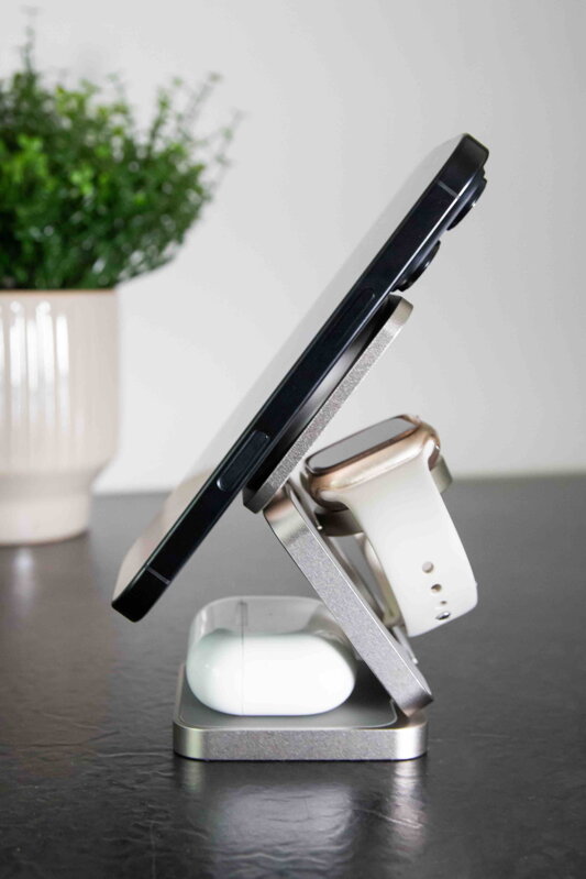 Cubenest El Qi2.2 cargador plegable inalámbrico magnético 3 en 1 SQ312 Pro titanio